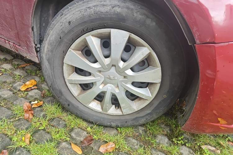 Used Chevrolet Cruze 2015 1.5L Classic SL MT Right Front Wheel Hub