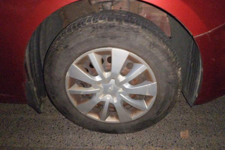 Used Chevrolet Cruze 2015 1.5L Classic SL MT Right Front Wheel Hub