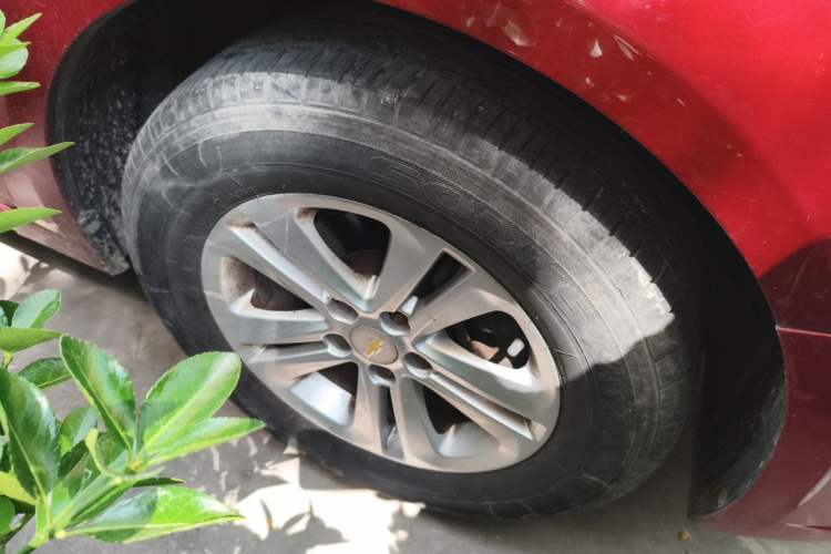 Used Chevrolet Cruze 2015 1.5L Classic SL MT Right Front Wheel Hub
