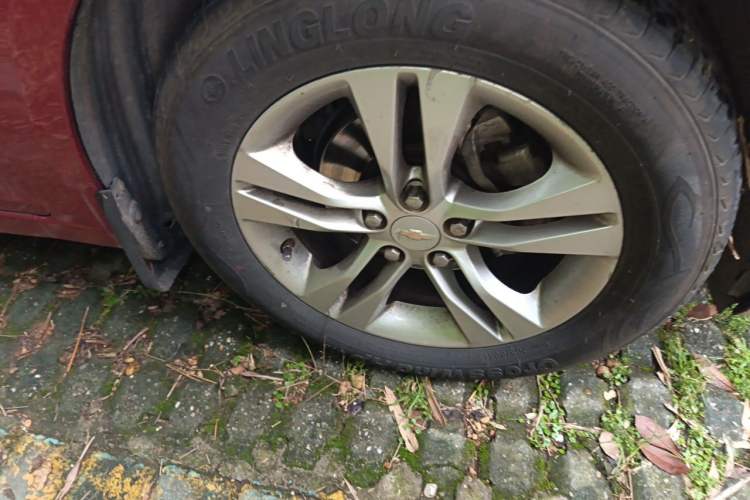 Used Chevrolet Cruze 2015 1.5L Classic SE AT Right Front Wheel Hub
