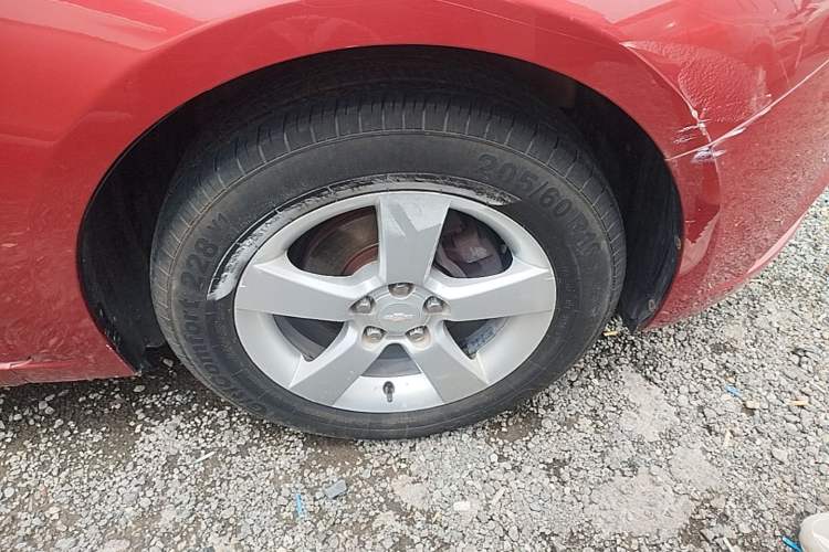 Used Chevrolet Cruze 2015 1.5L Classic SL MT Right Front Wheel Hub