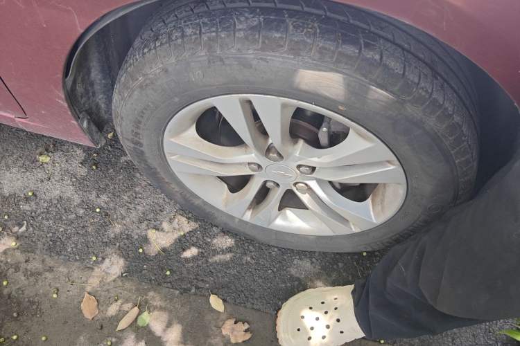 Used Chevrolet Cruze 2015 1.5L Classic SE AT Right Front Wheel Hub