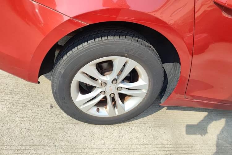 Used Chevrolet Cruze 2015 1.5L Classic SE MT Right Rear Wheel Hub