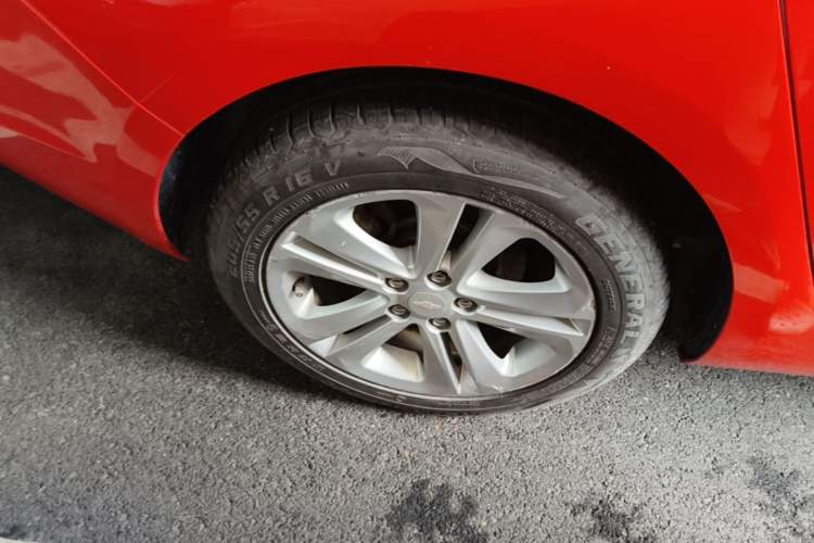 Used Chevrolet Cruze 2015 1.5L Manual Elite Edition Right Rear Wheel Hub