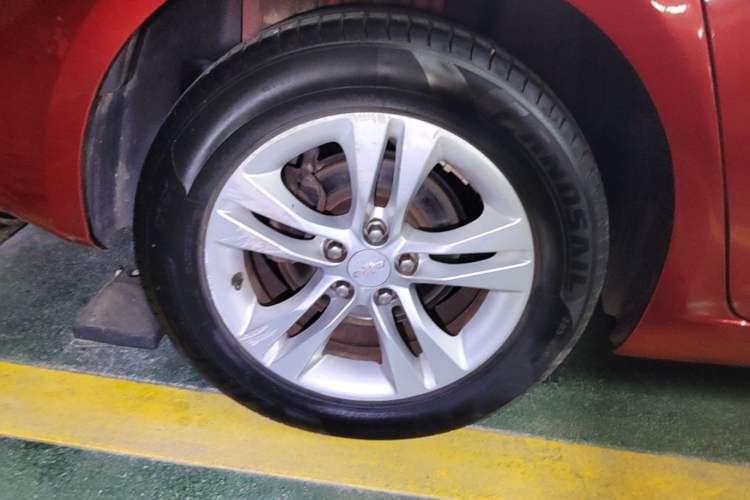 Used Chevrolet Cruze 2015 1.5L Classic SE AT Right Rear Wheel Hub