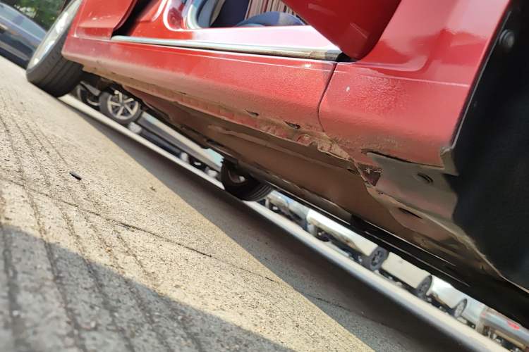 Used Chevrolet Cruze 2015 1.5L Classic SE MT Right Side Sill