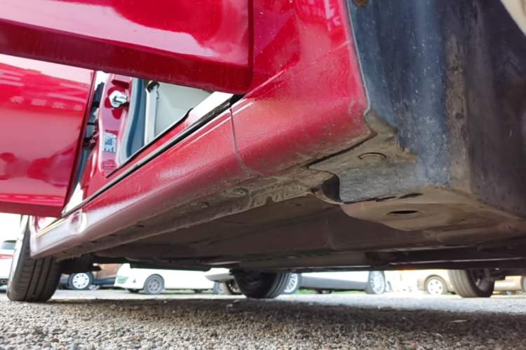 Used Chevrolet Cruze 2015 1.5L Classic SL MT Right Side Sill