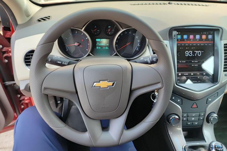 Used Chevrolet Cruze 2015 1.5L Classic SE MT Steering Wheel