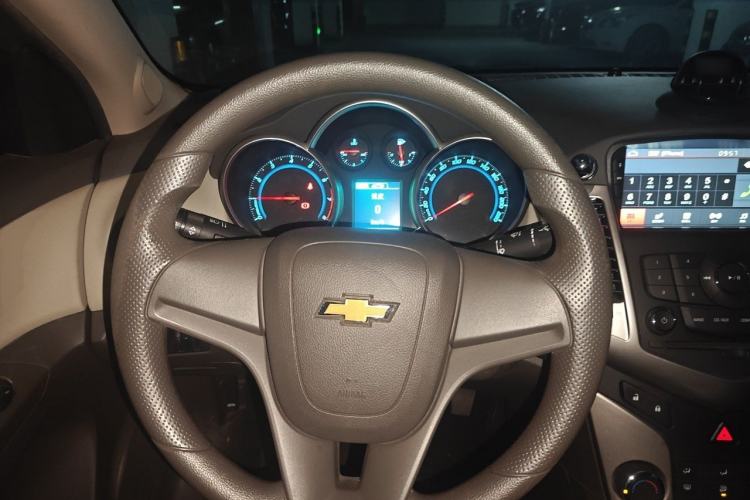 Used Chevrolet Cruze 2015 1.5L Classic SL MT Steering Wheel