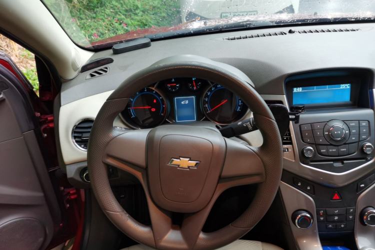 Used Chevrolet Cruze 2015 1.5L Classic SE MT Steering Wheel