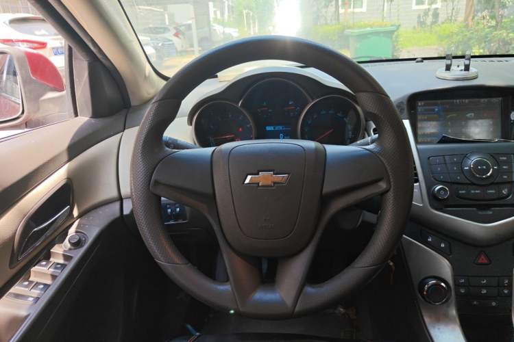 Used Chevrolet Cruze 2015 1.5L Classic SE MT Steering Wheel