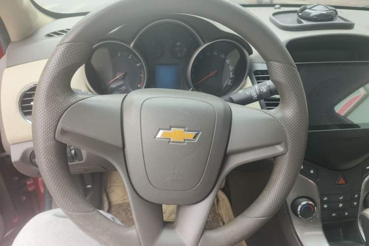 Used Chevrolet Cruze 2015 1.5L Classic SE AT Steering Wheel