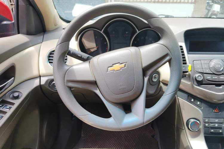 Used Chevrolet Cruze 2015 1.5L Classic SE AT Steering Wheel
