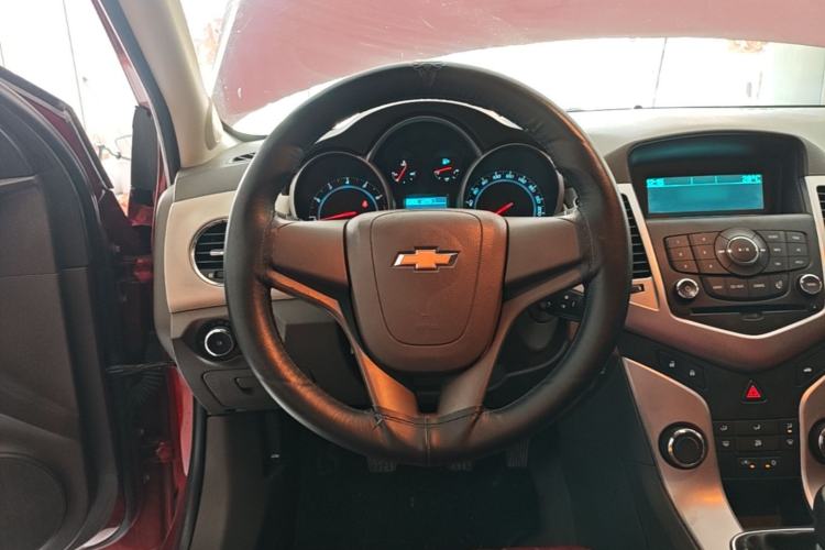 Used Chevrolet Cruze 2015 1.5L Classic SL MT Steering Wheel
