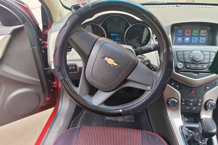 Used Chevrolet Cruze 2015 1.5L Classic SL MT Steering Wheel
