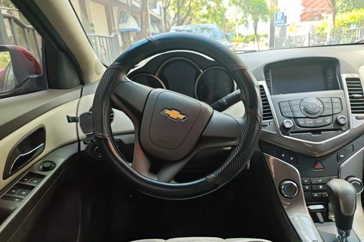 Used Chevrolet Cruze 2015 1.5L Classic SE AT Steering Wheel