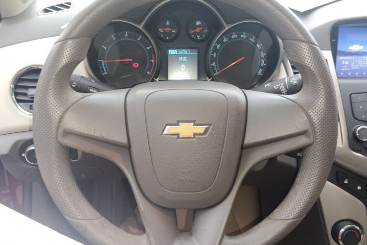 Used Chevrolet Cruze 2015 1.5L Classic SL MT Steering Wheel