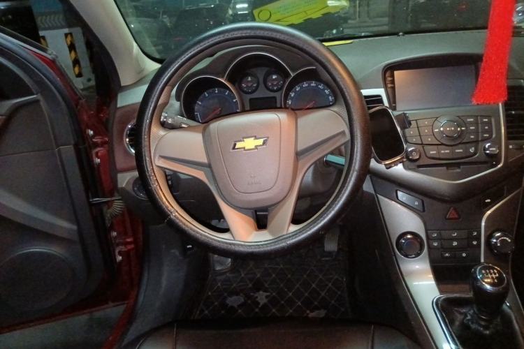 Used Chevrolet Cruze 2015 1.5L Classic SE MT Steering Wheel