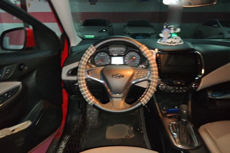 Used Chevrolet Cruze 2015 1.5L Automatic Luxury Edition Steering Wheel