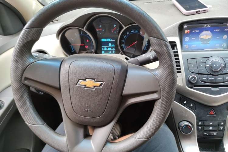 Used Chevrolet Cruze 2015 1.5L Classic SL MT Steering Wheel