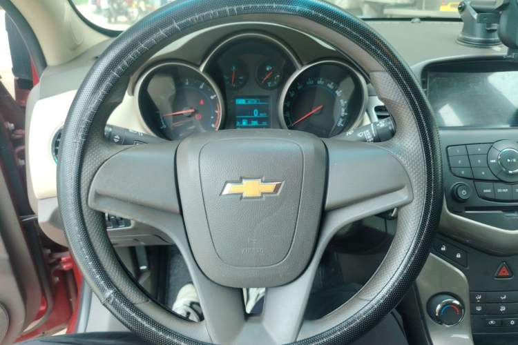 Used Chevrolet Cruze 2015 1.5L Classic SE MT Steering Wheel
