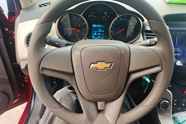 Used Chevrolet Cruze 2015 1.5L Classic SL MT Steering Wheel