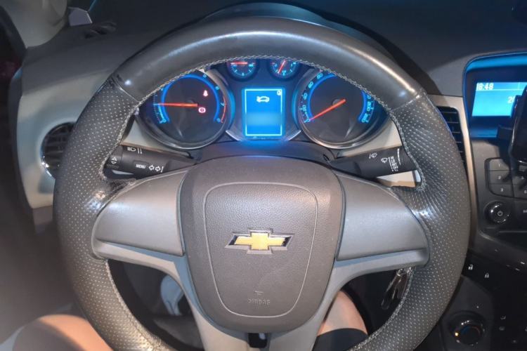 Used Chevrolet Cruze 2015 1.5L Classic SE MT Steering Wheel
