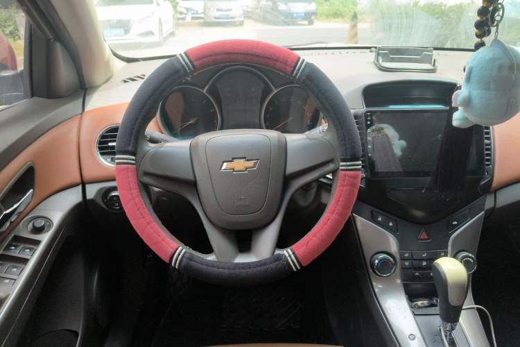 Used Chevrolet Cruze 2015 1.5L Classic SE AT Steering Wheel