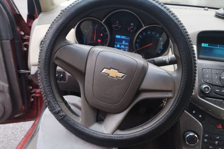 Used Chevrolet Cruze 2015 1.5L Classic SE MT Steering Wheel