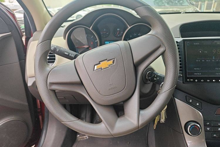 Used Chevrolet Cruze 2015 1.5L Classic SE MT Steering Wheel