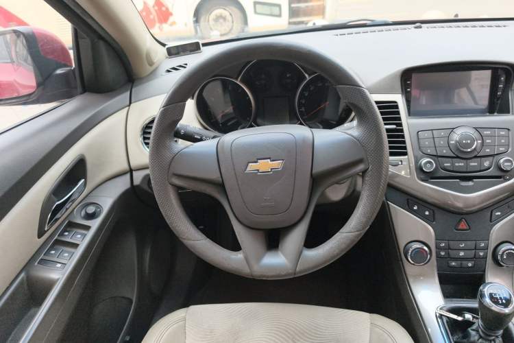 Used Chevrolet Cruze 2015 1.5L Classic SE MT Steering Wheel