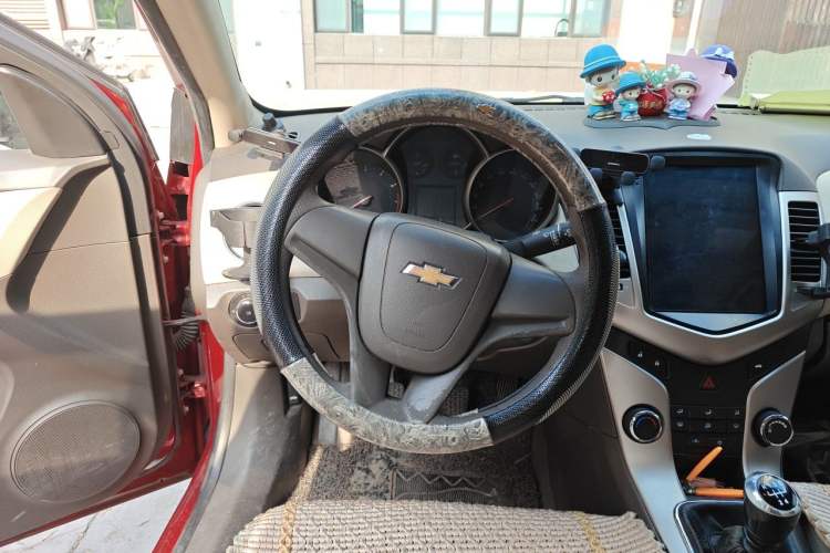 Used Chevrolet Cruze 2015 1.5L Classic SL MT Steering Wheel