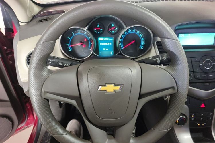 Used Chevrolet Cruze 2015 1.5L Classic SL MT Steering Wheel