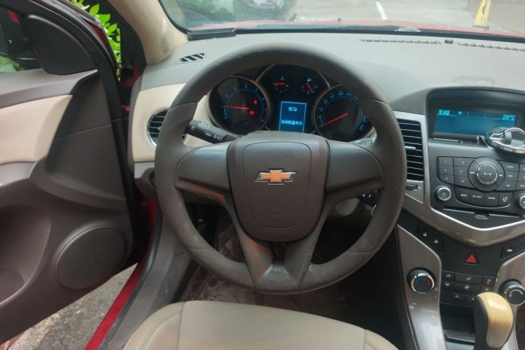 Used Chevrolet Cruze 2015 1.5L Classic SE AT Steering Wheel