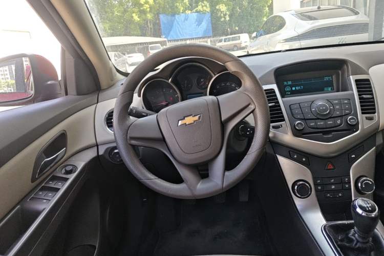 Used Chevrolet Cruze 2015 1.5L Classic SL MT Steering Wheel