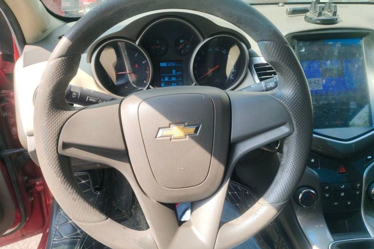Used Chevrolet Cruze 2015 1.5L Classic SE MT Steering Wheel