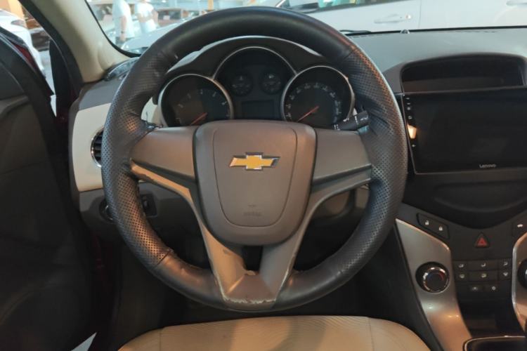 Used Chevrolet Cruze 2015 1.5L Classic SE MT Steering Wheel