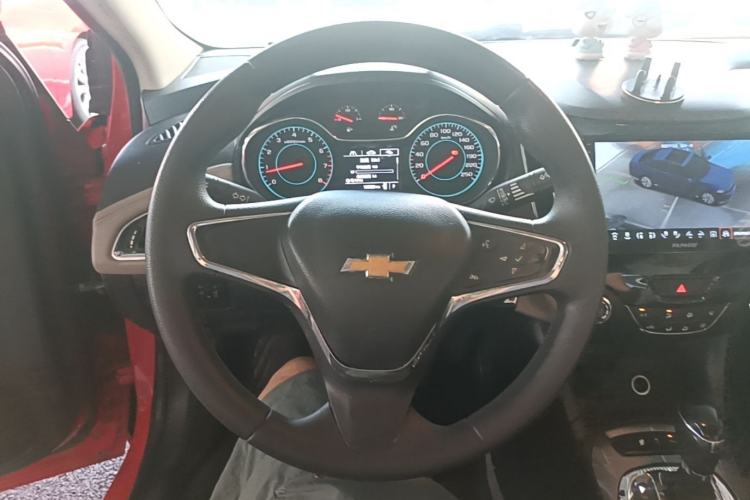 Used Chevrolet Cruze 2015 1.5L Automatic Luxury Edition Steering Wheel