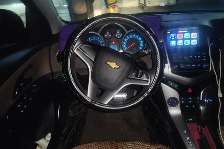 Used Chevrolet Cruze 2015 Hatchback 1.6L Automatic Comfort Edition Steering Wheel