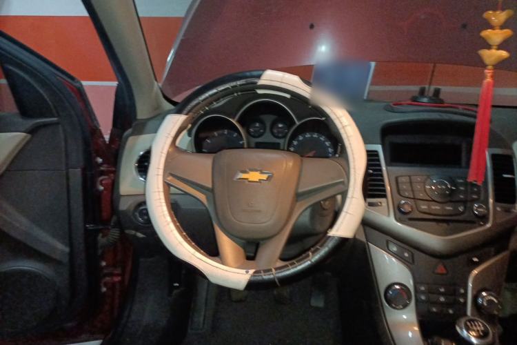 Used Chevrolet Cruze 2015 1.5L Classic SE MT Steering Wheel