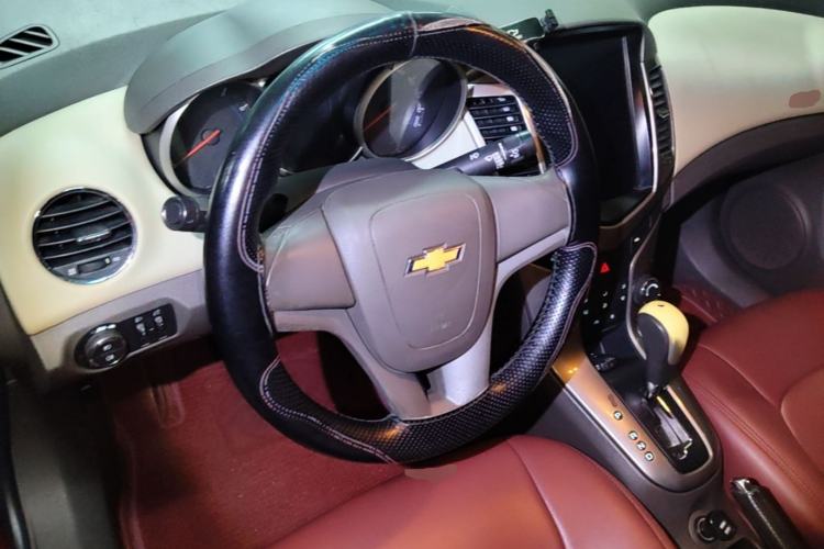 Used Chevrolet Cruze 2015 1.5L Classic SE AT Steering Wheel
