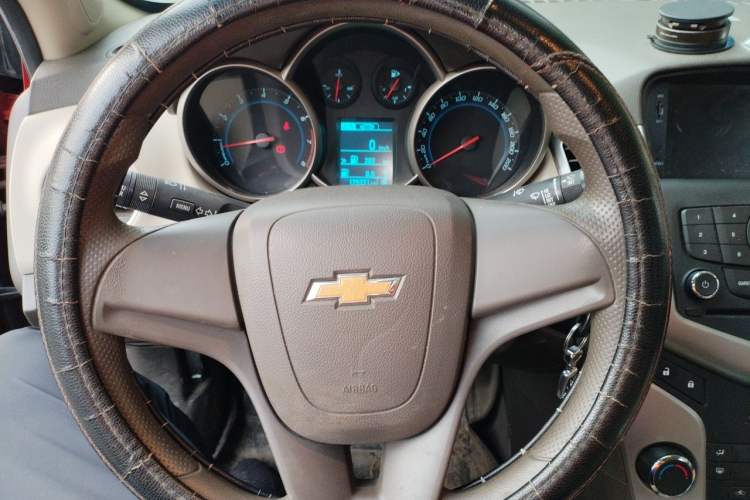 Used Chevrolet Cruze 2015 1.5L Classic SL MT Steering Wheel