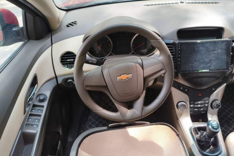Used Chevrolet Cruze 2015 1.5L Classic SL MT Steering Wheel