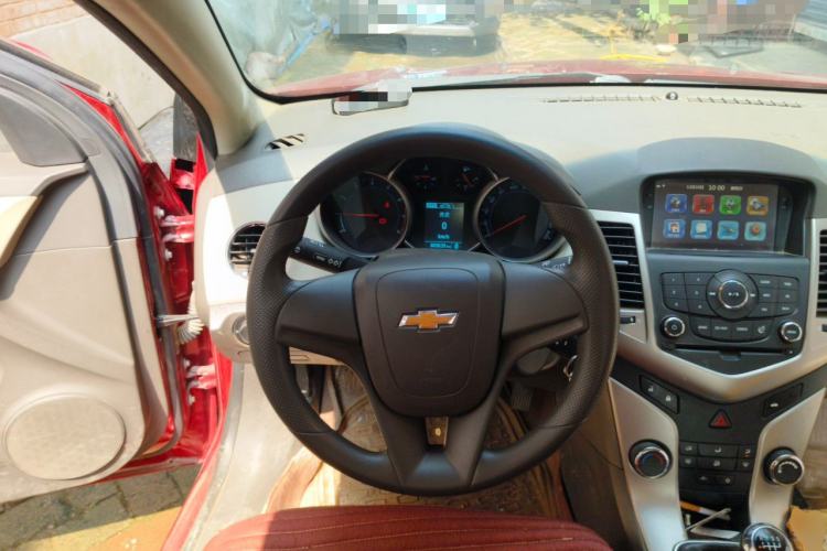 Used Chevrolet Cruze 2015 1.5L Classic SL MT Steering Wheel