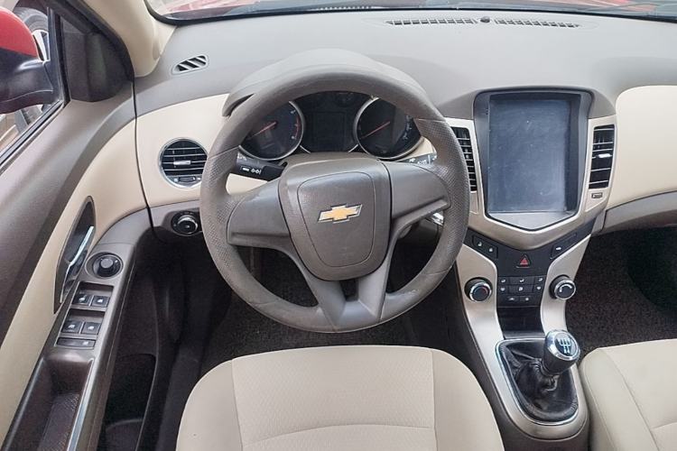 Used Chevrolet Cruze 2015 1.5L Classic SL MT Steering Wheel