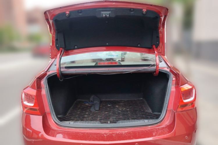 Used Chevrolet Cruze 2015 1.5L Classic SE MT Trunk