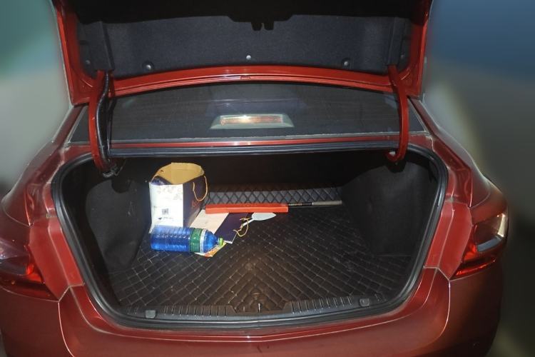 Used Chevrolet Cruze 2015 1.5L Classic SL MT Trunk