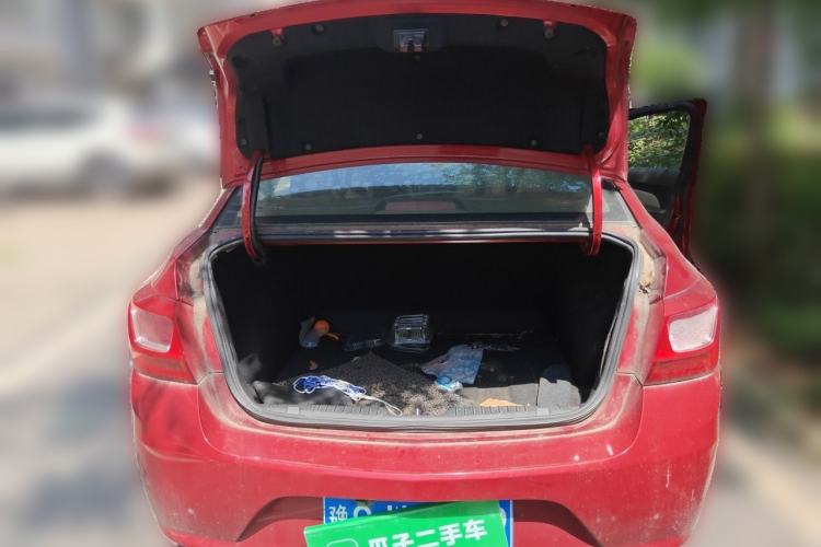 Used Chevrolet Cruze 2015 1.5L Classic SE MT Trunk