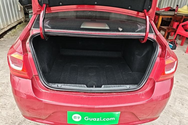 Used Chevrolet Cruze 2015 1.5L Classic SE MT Trunk