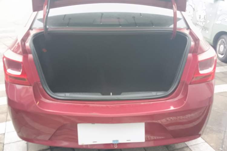 Used Chevrolet Cruze 2015 1.5L Classic SL MT Trunk